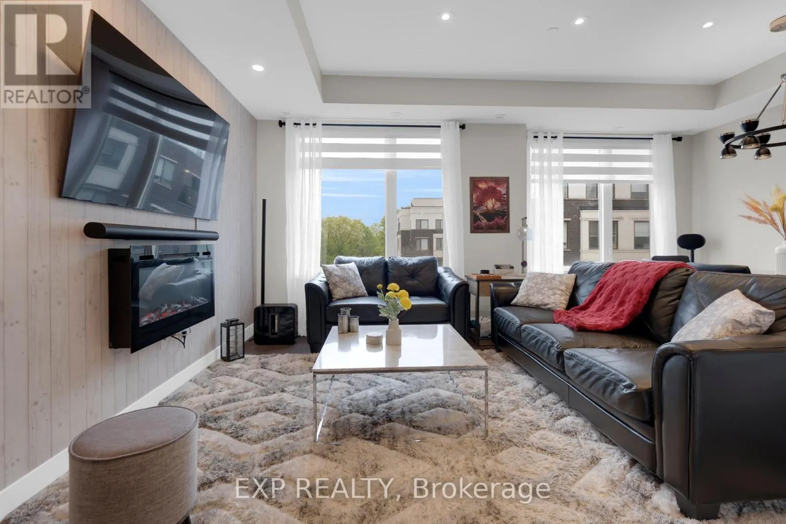 112 - 600 ALEX GARDNER CIRCLE