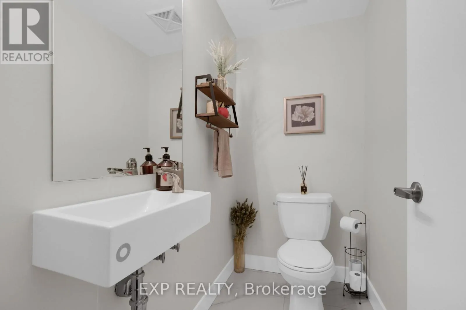 112 - 600 ALEX GARDNER CIRCLE