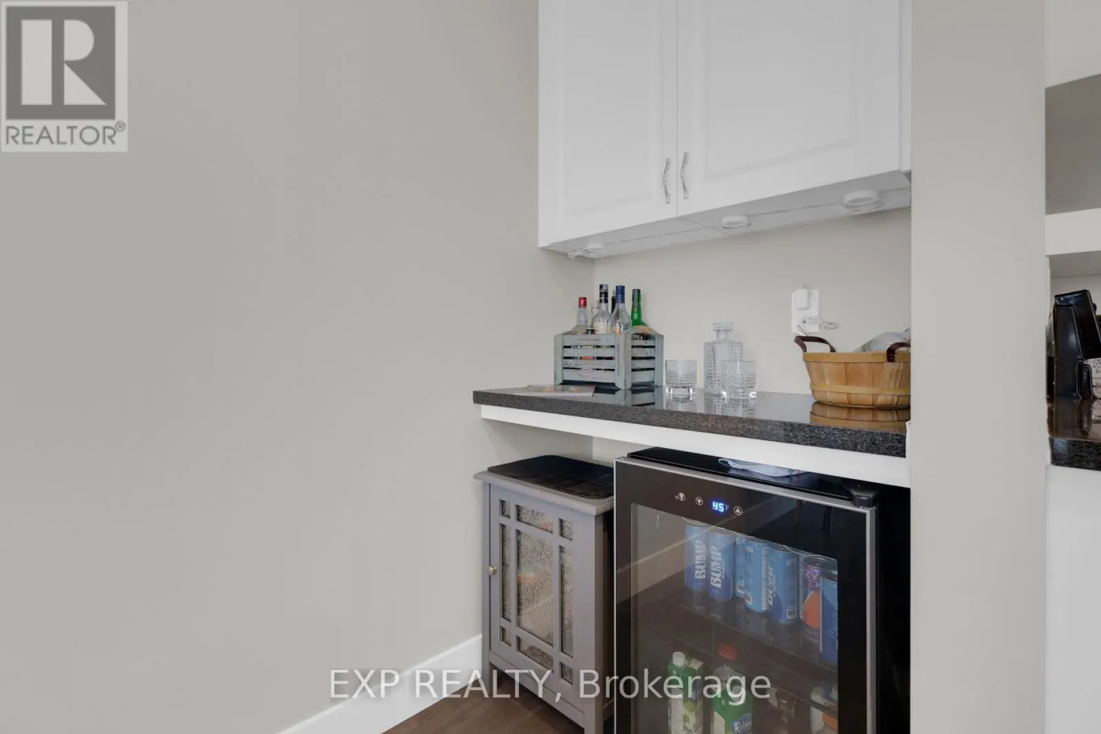 112 - 600 ALEX GARDNER CIRCLE