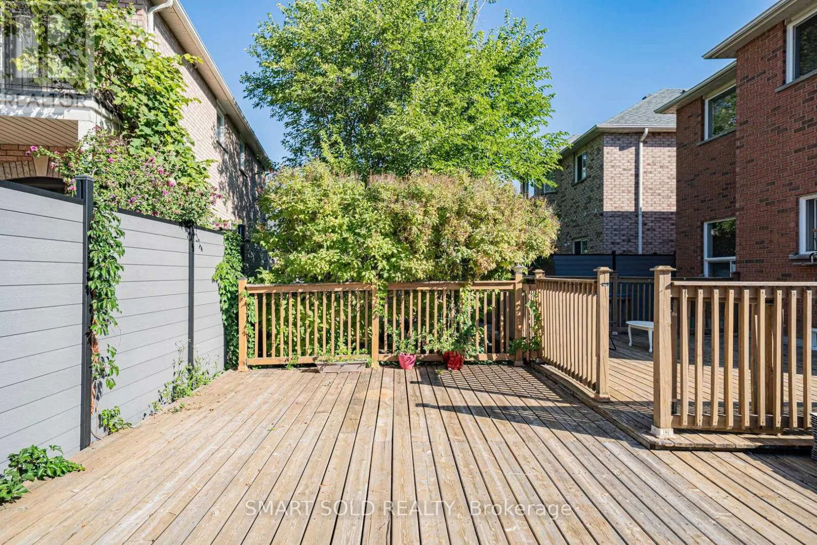 140 ENGLISH OAK DRIVE