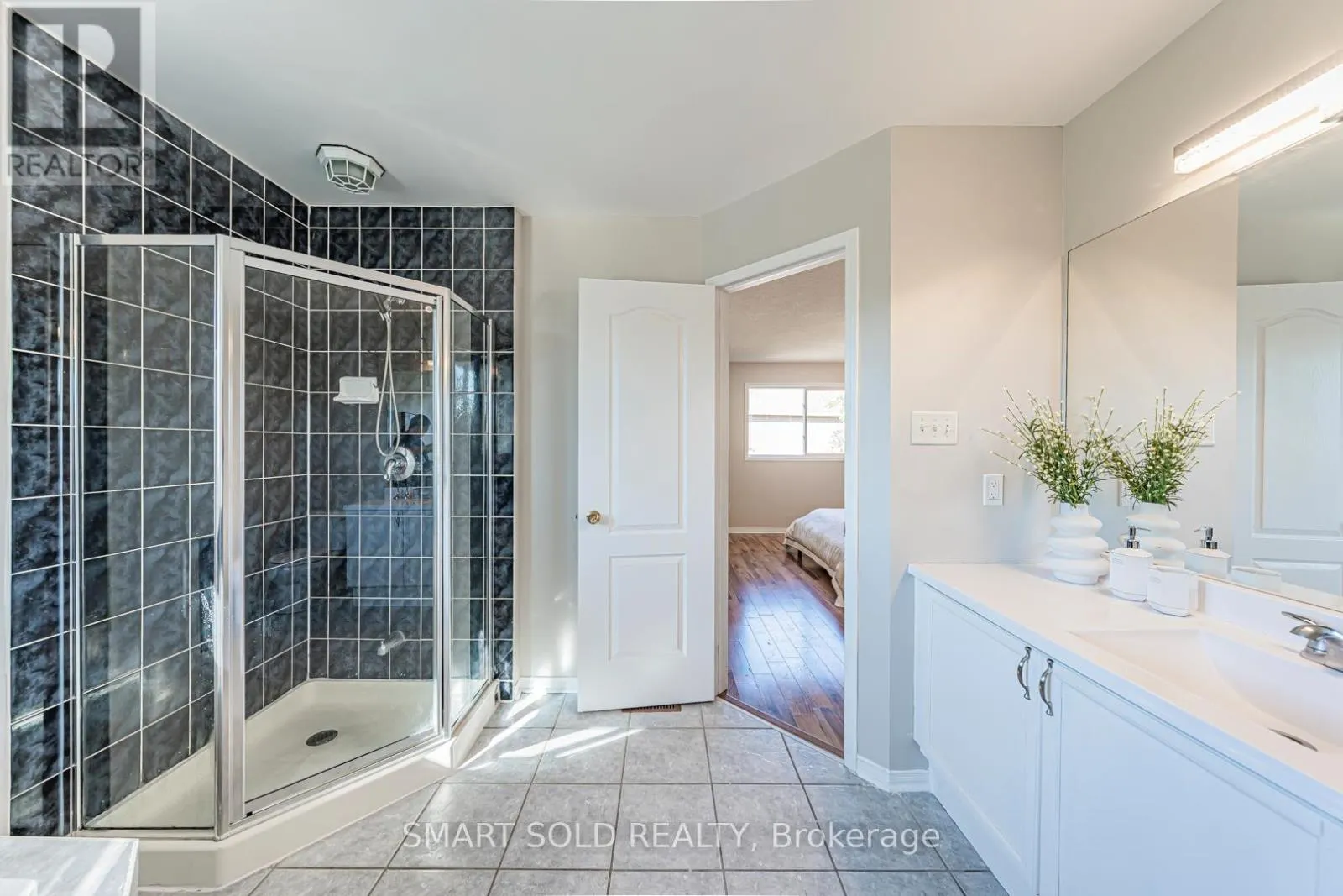 140 ENGLISH OAK DRIVE