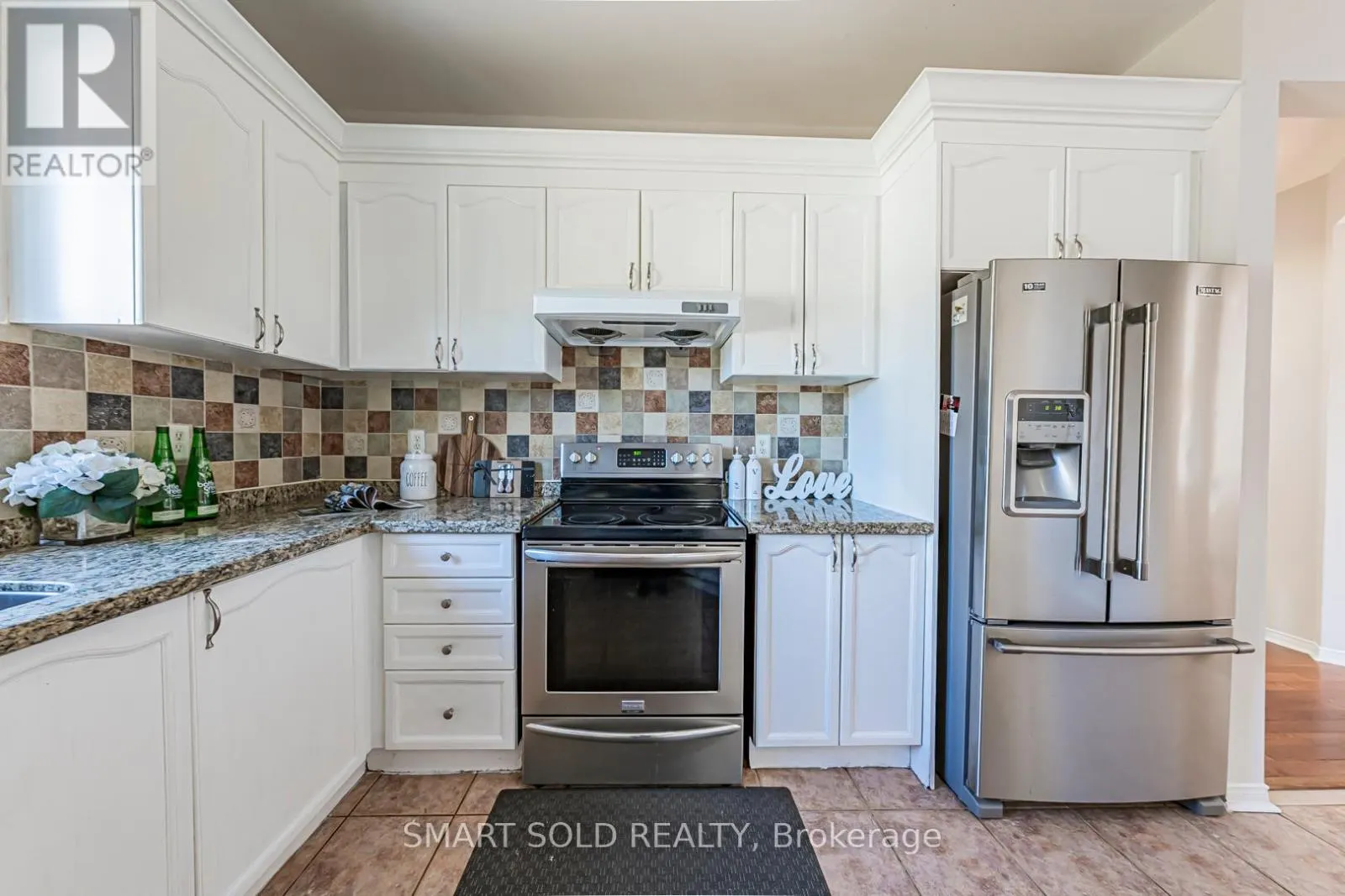 140 ENGLISH OAK DRIVE