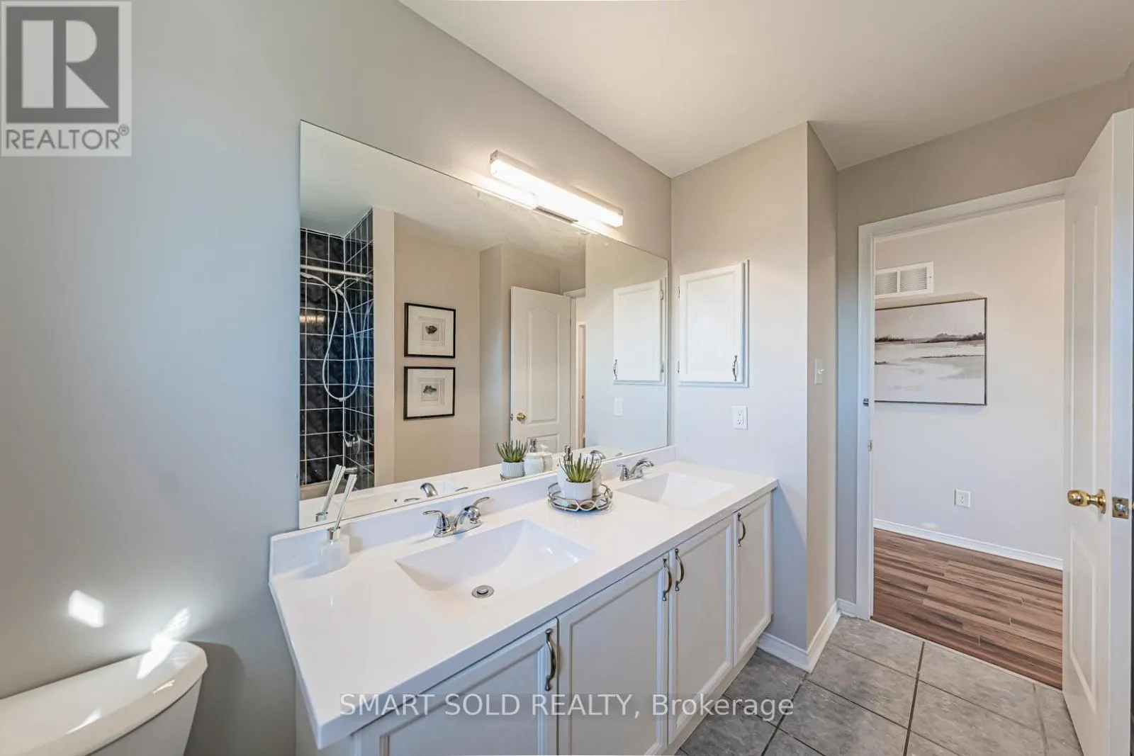 140 ENGLISH OAK DRIVE