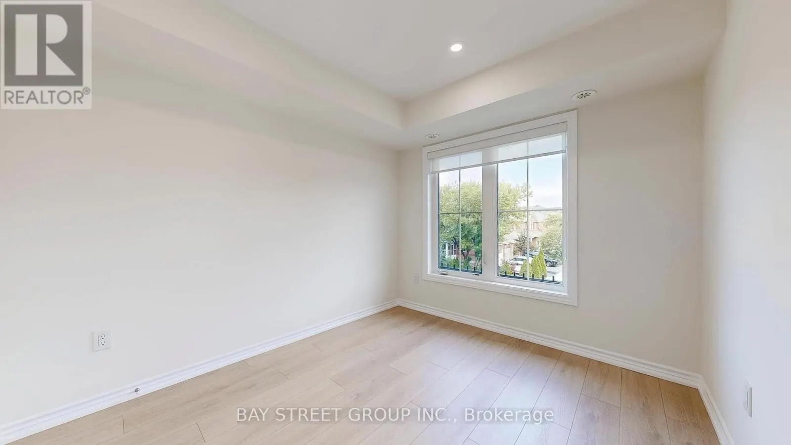 22 - 181 PARKTREE DRIVE