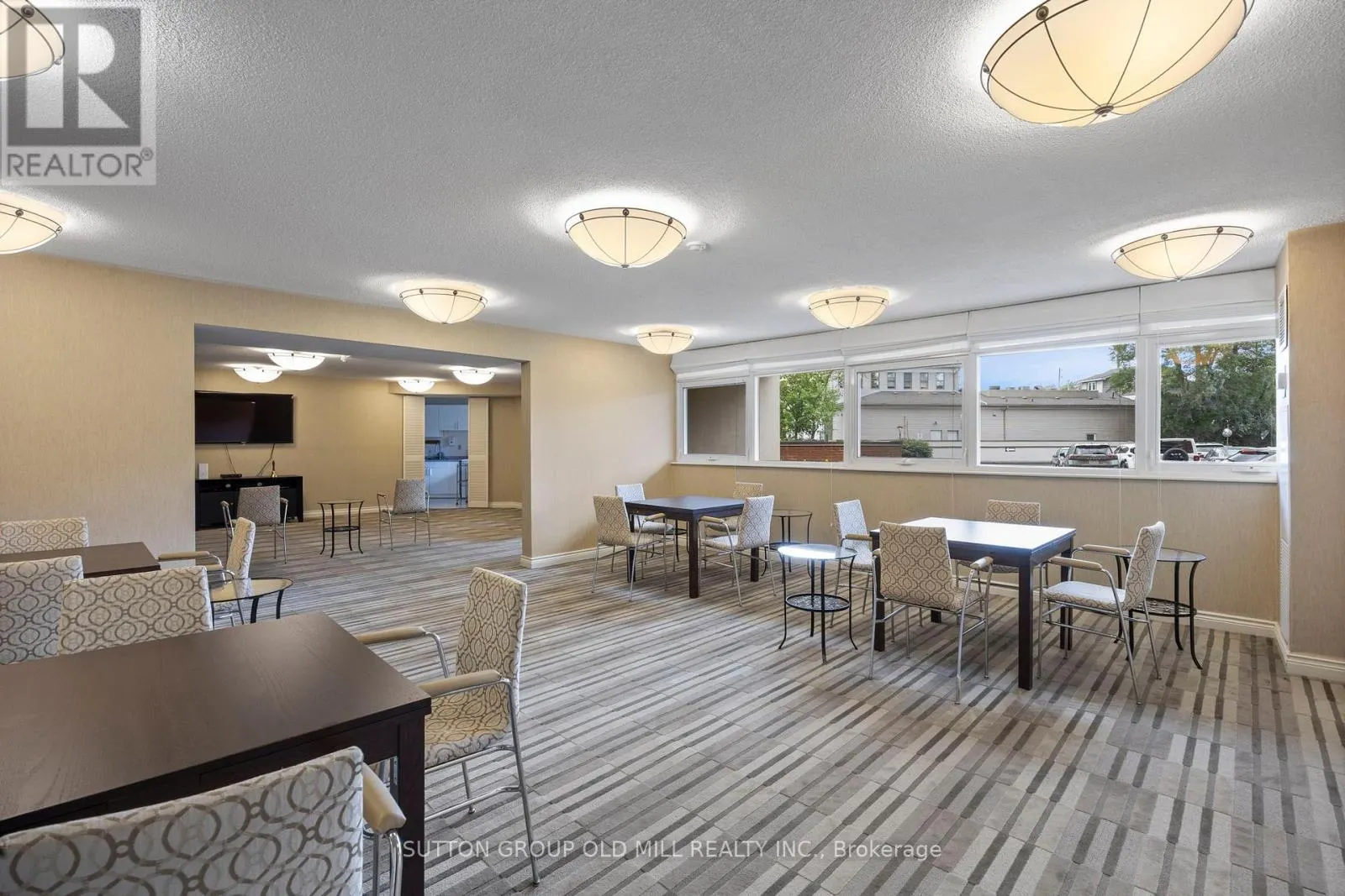 602 - 7811 YONGE STREET