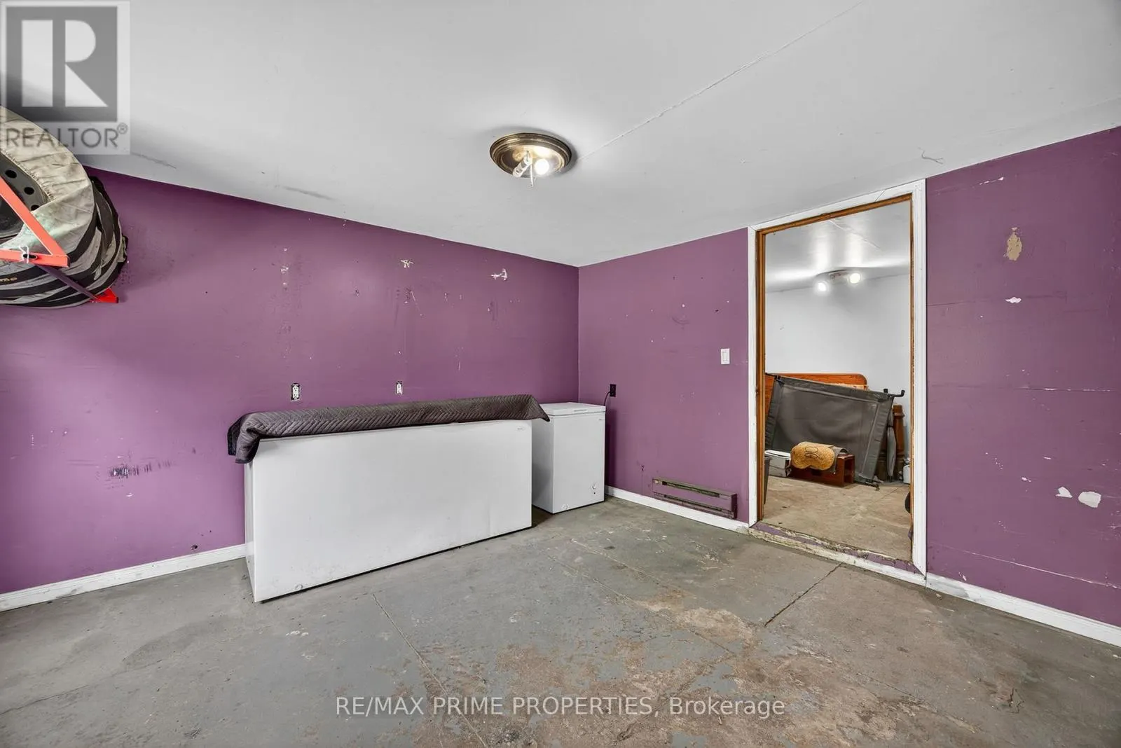 5670 THOMAS DRIVE