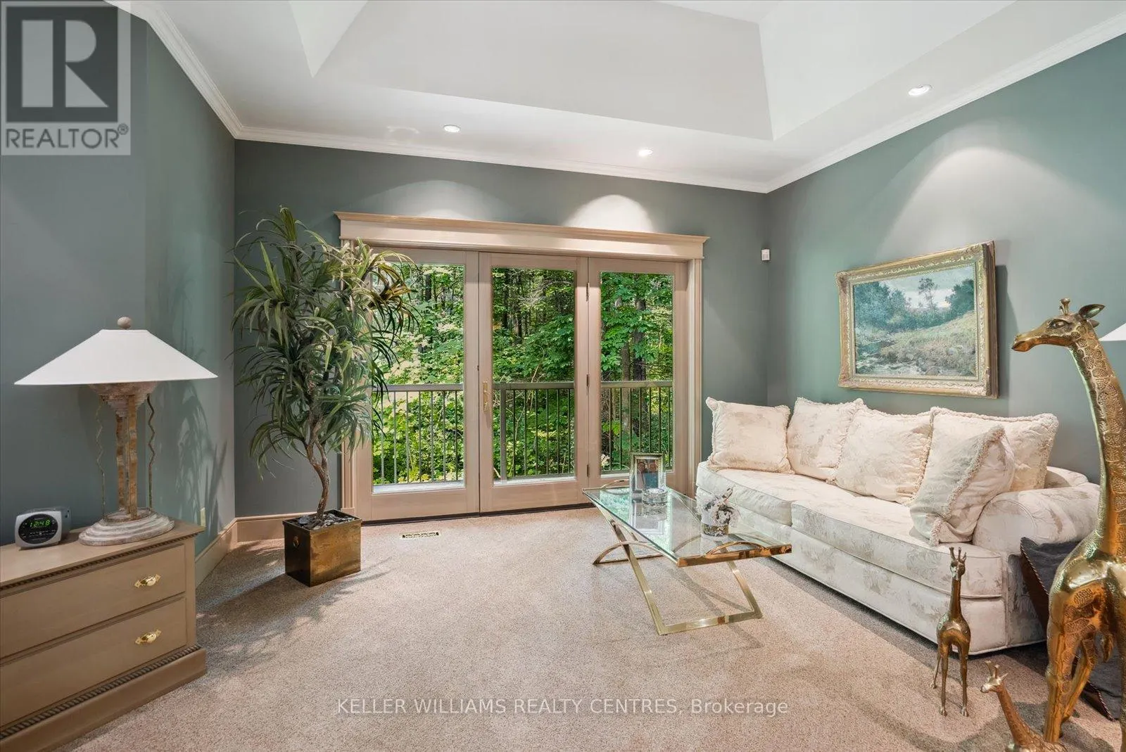 6 COUNTRY HEIGHTS DRIVE