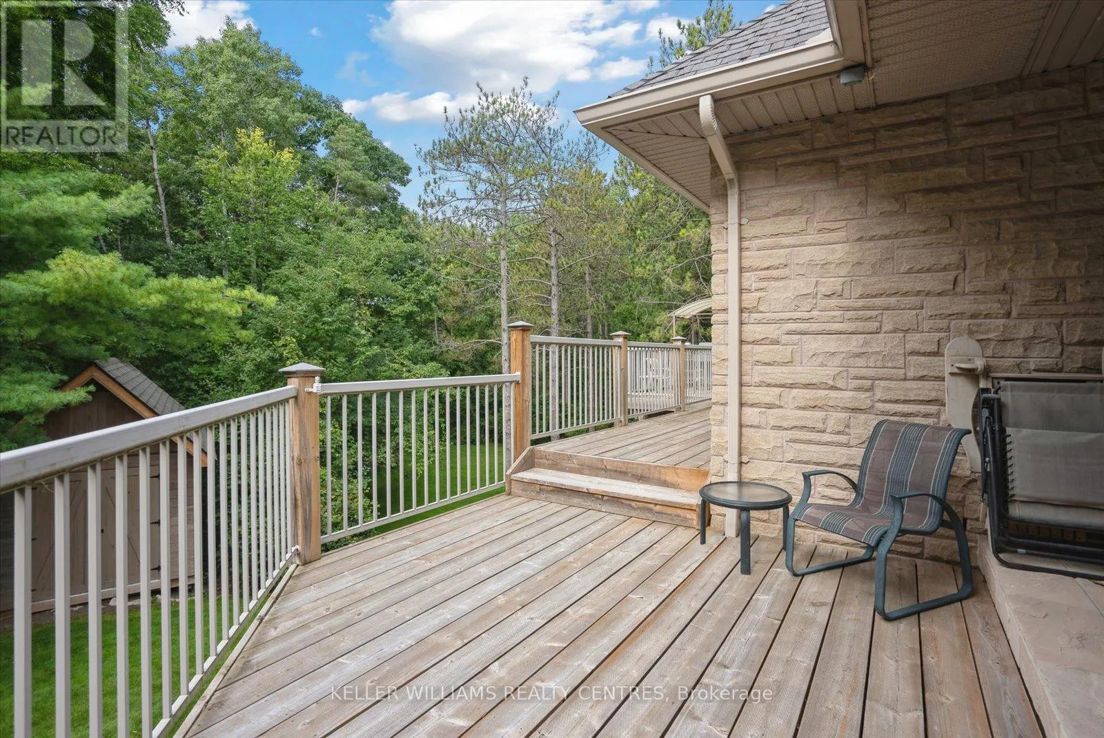 6 COUNTRY HEIGHTS DRIVE