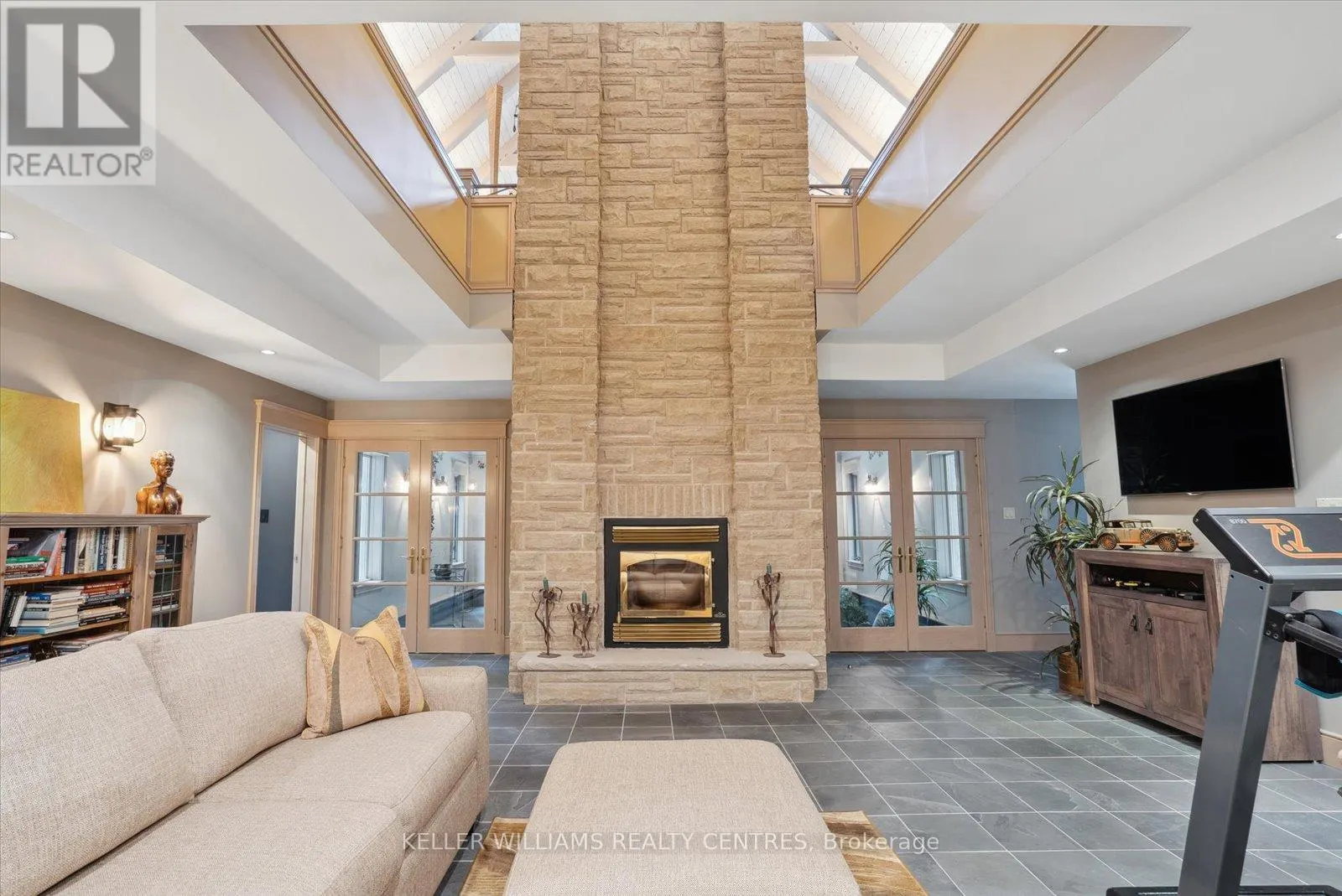 6 COUNTRY HEIGHTS DRIVE