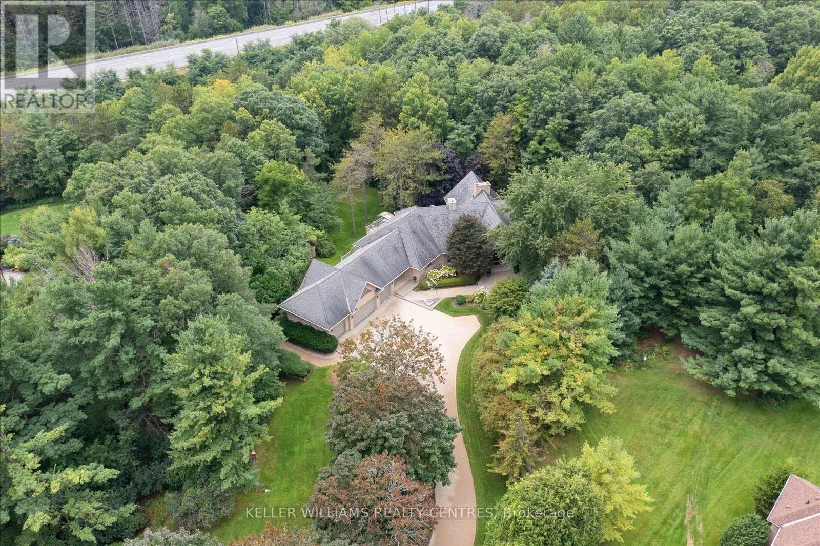 6 COUNTRY HEIGHTS DRIVE