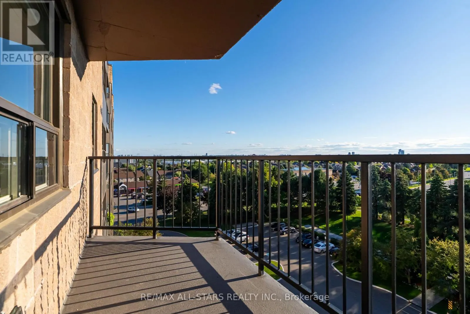 718 - 2 RAYMERVILLE DRIVE