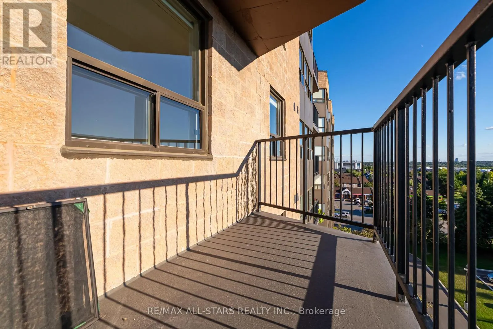 718 - 2 RAYMERVILLE DRIVE