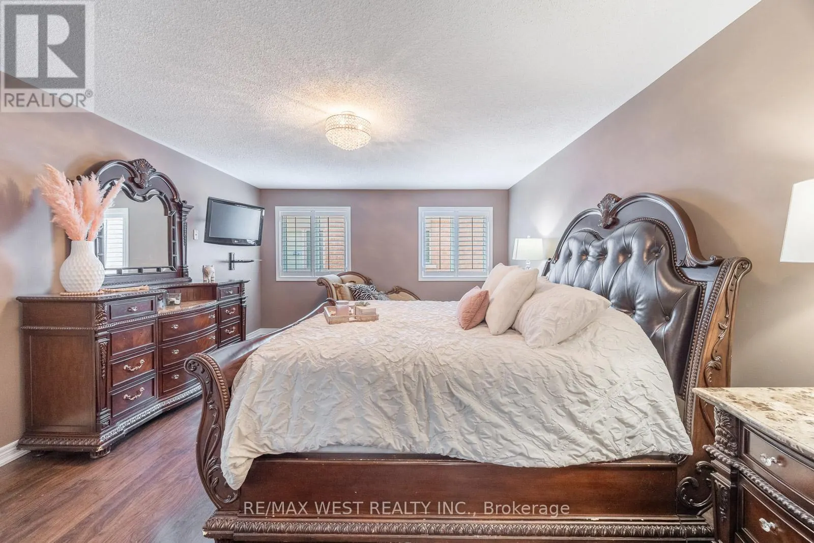 16 HEATHCLIFFE DRIVE