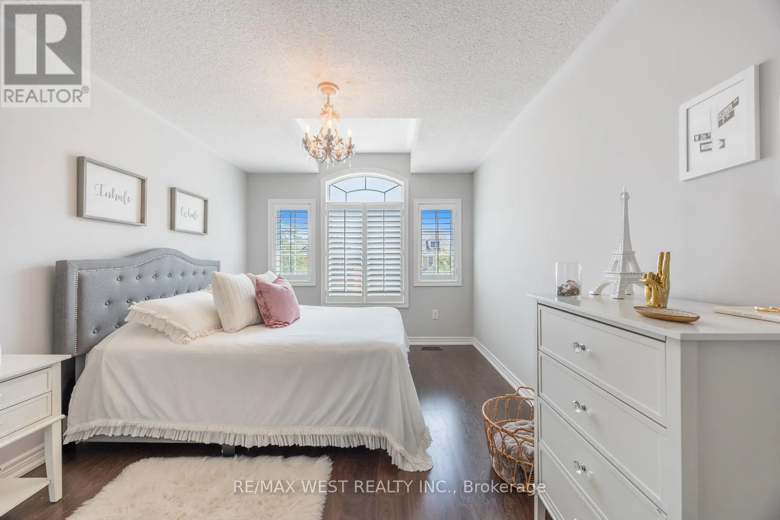 16 HEATHCLIFFE DRIVE