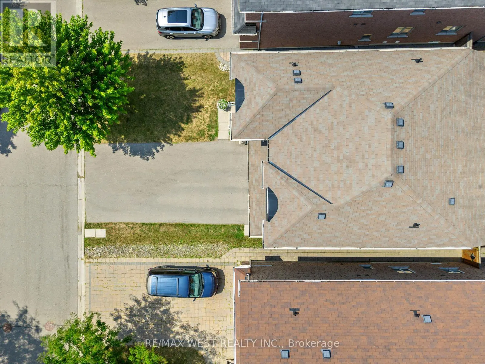 16 HEATHCLIFFE DRIVE