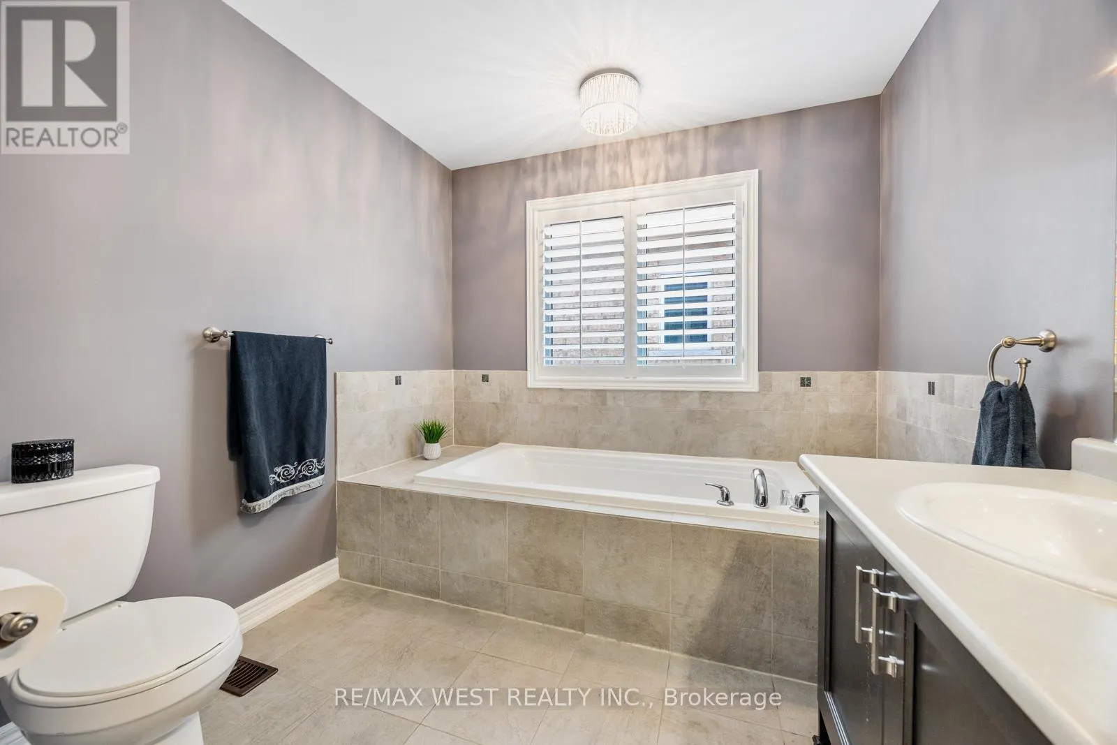 16 HEATHCLIFFE DRIVE