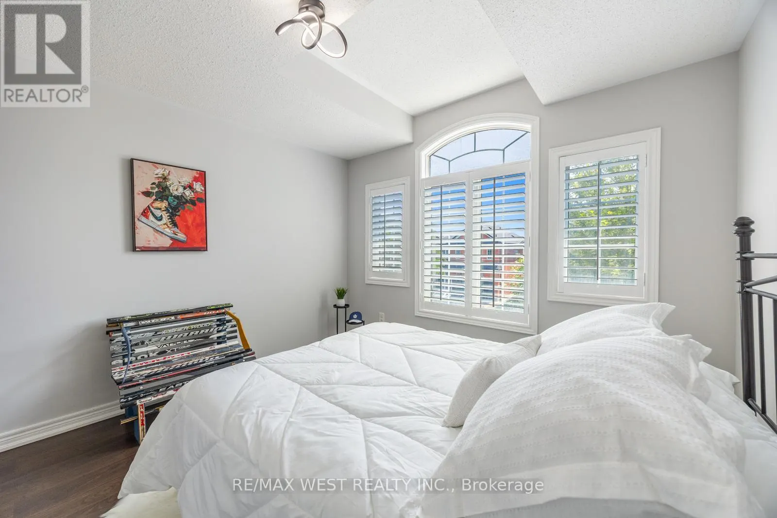 16 HEATHCLIFFE DRIVE