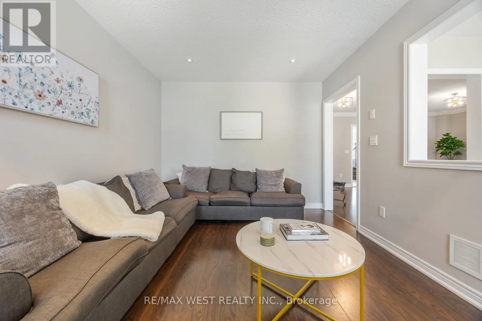 16 HEATHCLIFFE DRIVE
