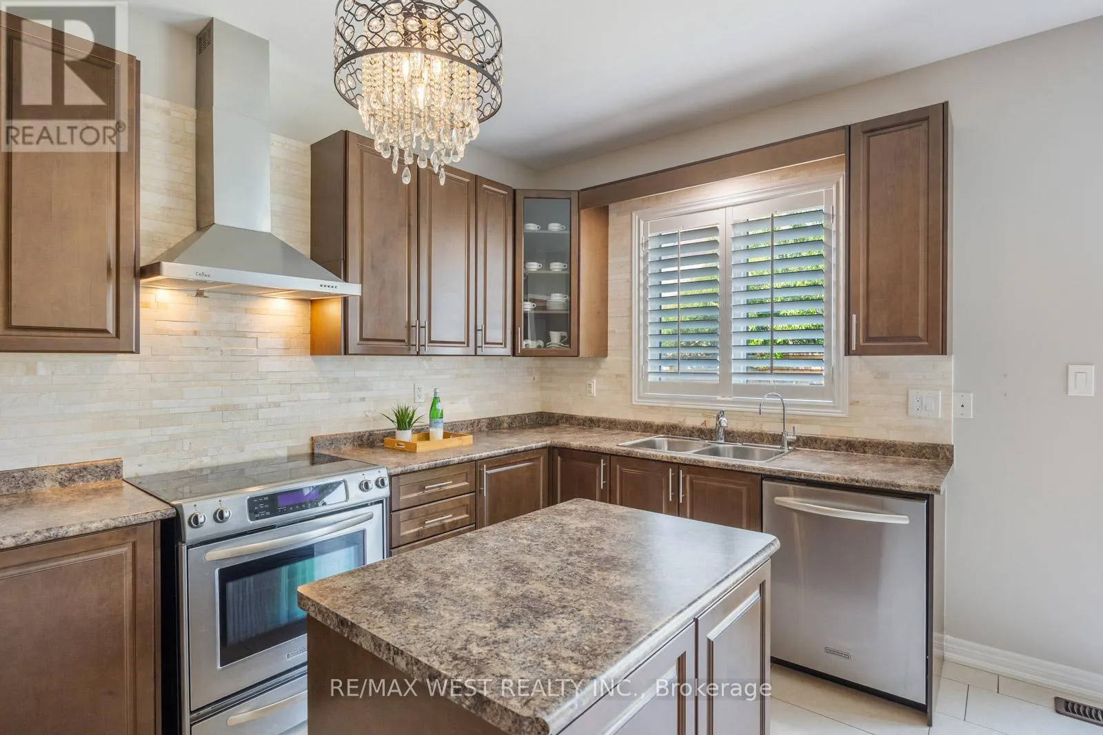 16 HEATHCLIFFE DRIVE