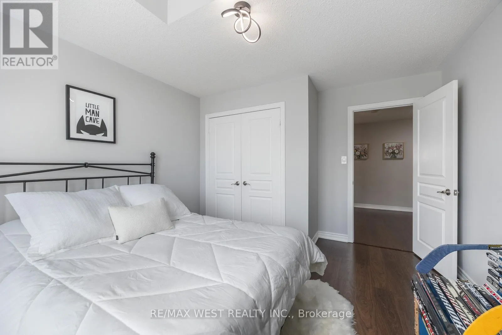 16 HEATHCLIFFE DRIVE