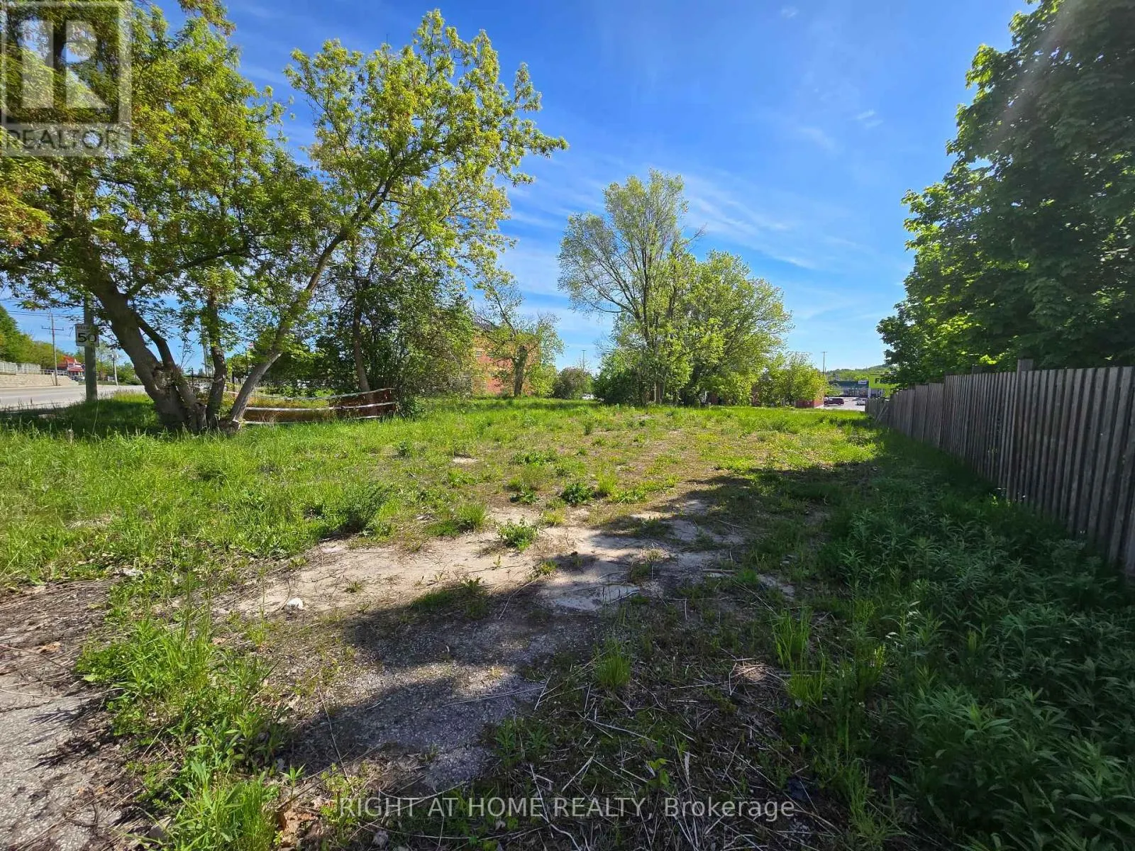 455 THE QUEENSWAY S