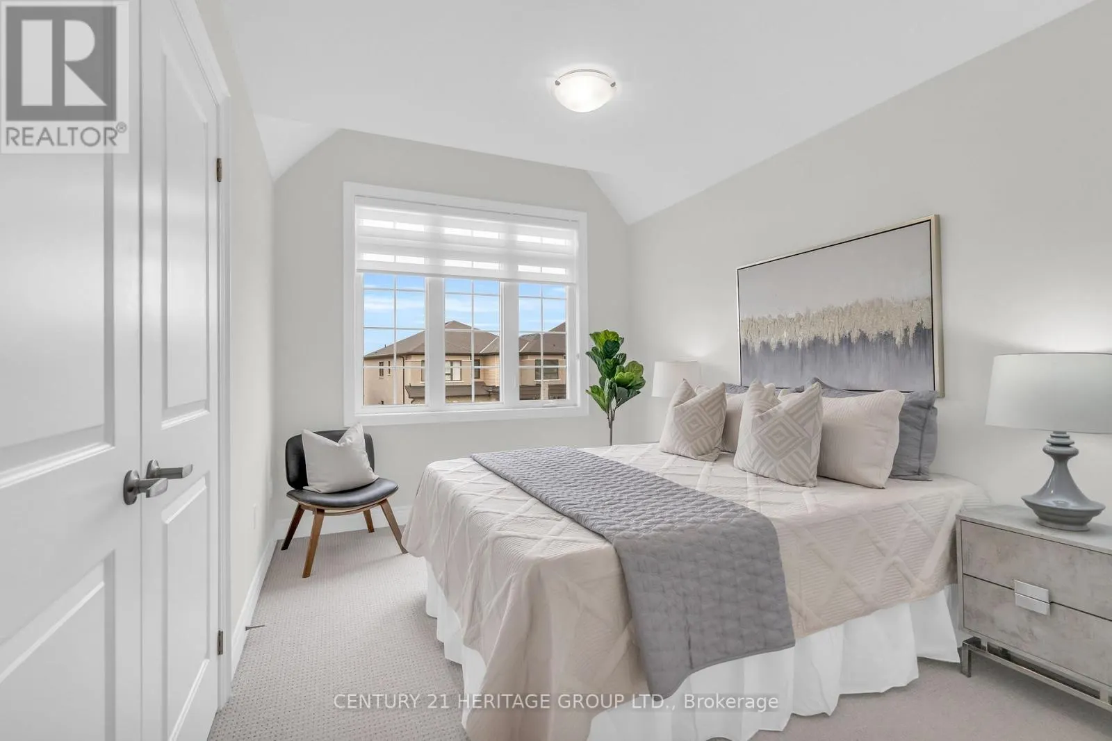 69 STRATHGREEN LANE
