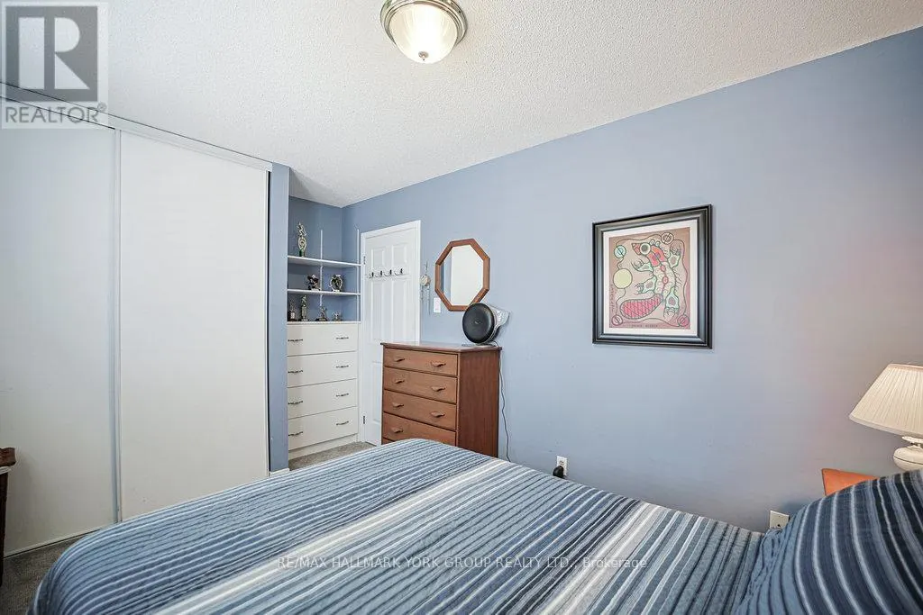 286 KENNEDY STREET W