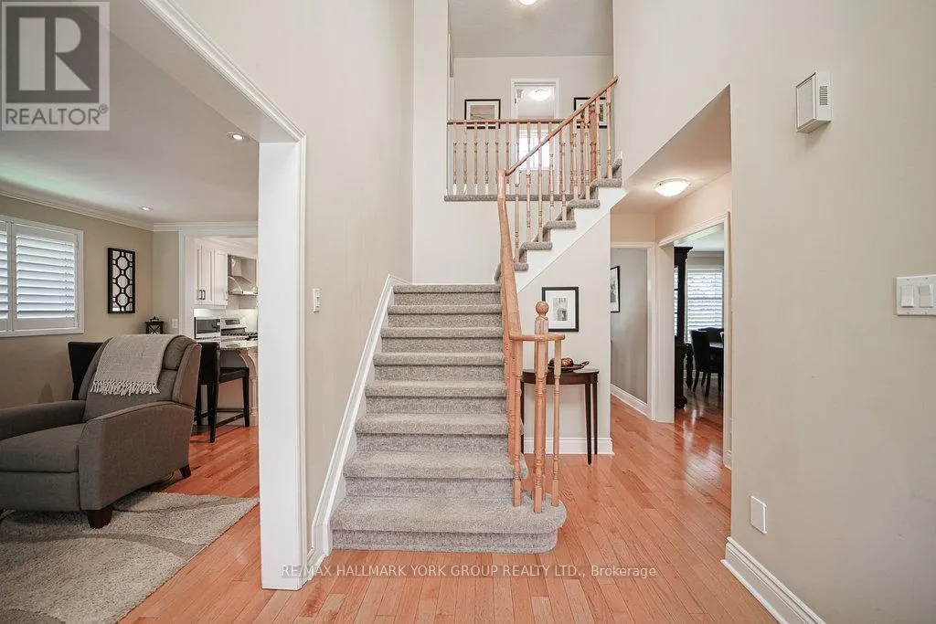 286 KENNEDY STREET W