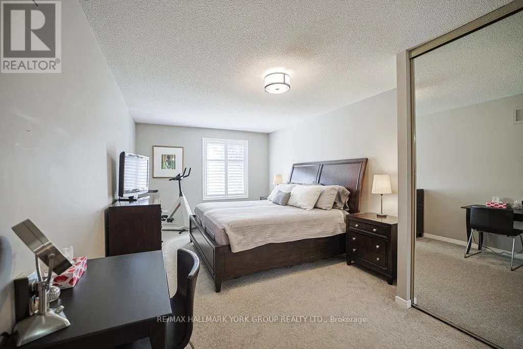 286 KENNEDY STREET W