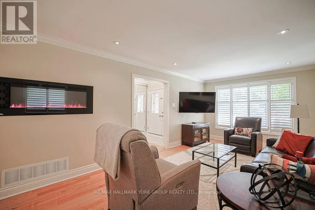 286 KENNEDY STREET W