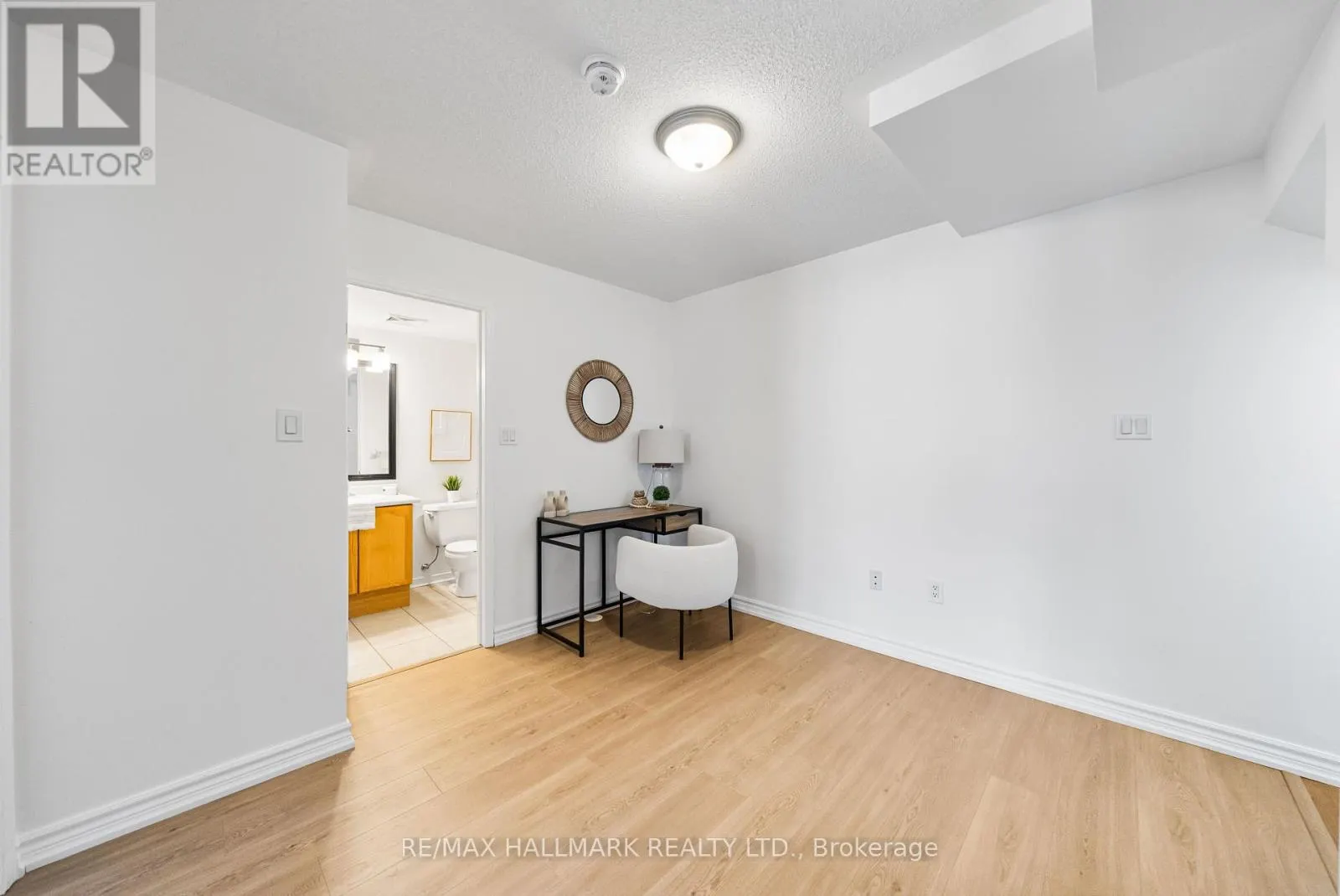 213 - 308 JOHN STREET