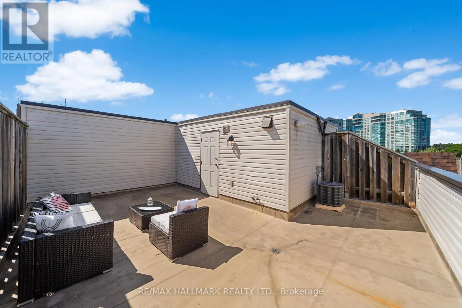 213 - 308 JOHN STREET