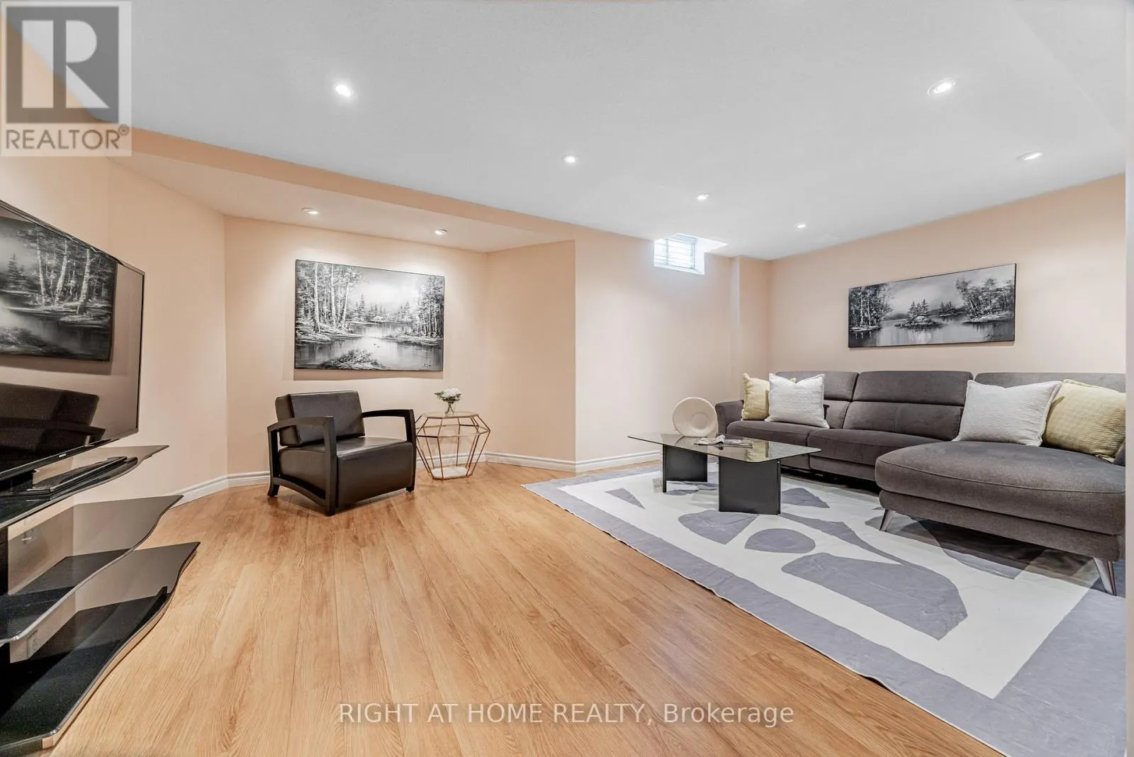 122 ANNINA CRESCENT