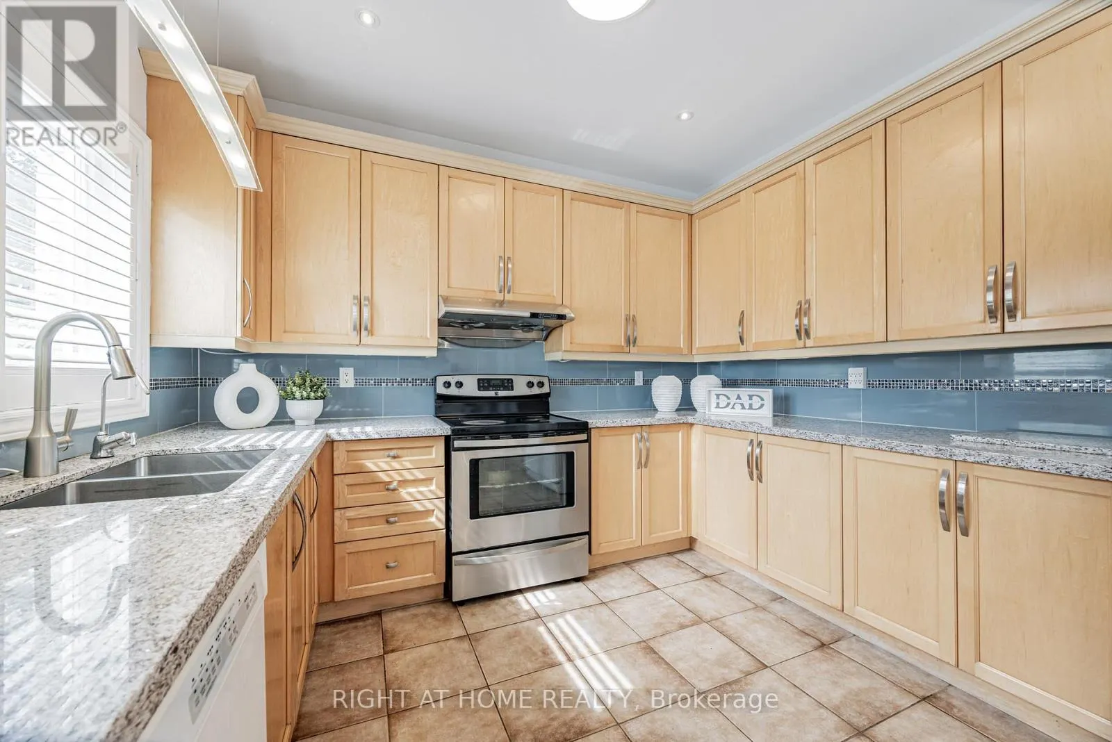 122 ANNINA CRESCENT