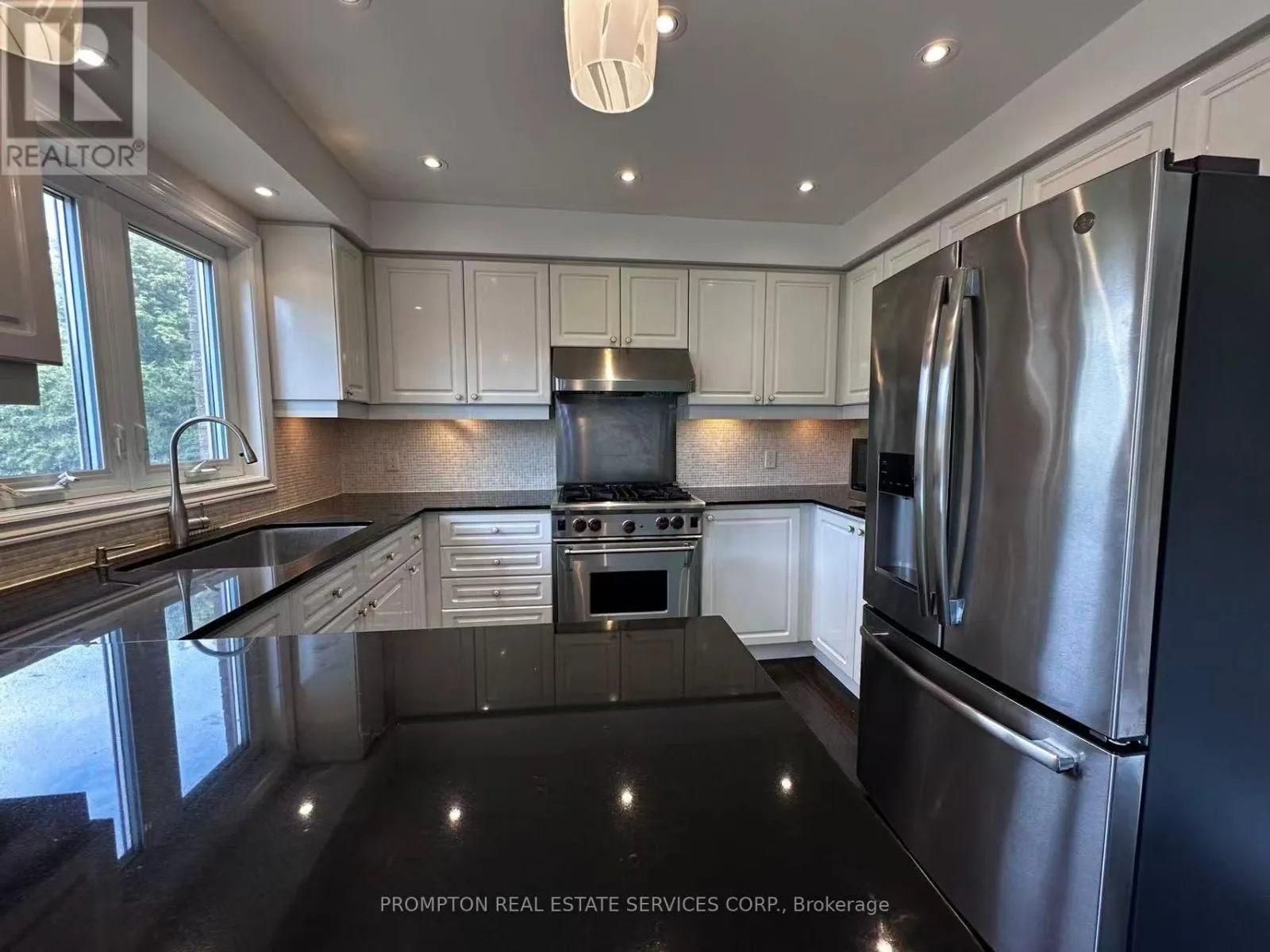 32 CHARRINGTON CRESCENT