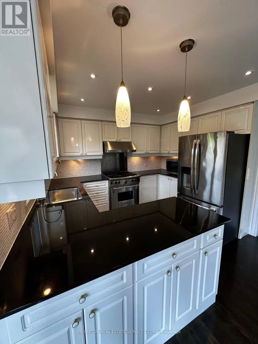 32 CHARRINGTON CRESCENT