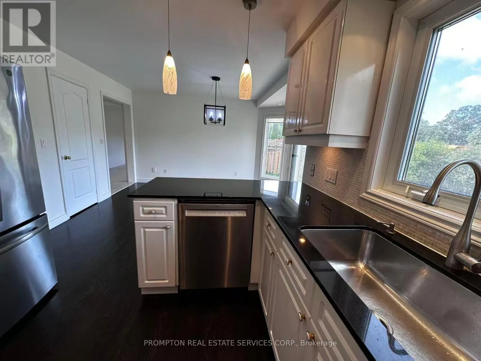 32 CHARRINGTON CRESCENT