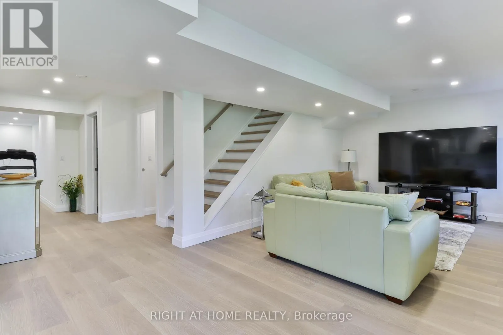 101 ROY HARPER AVENUE