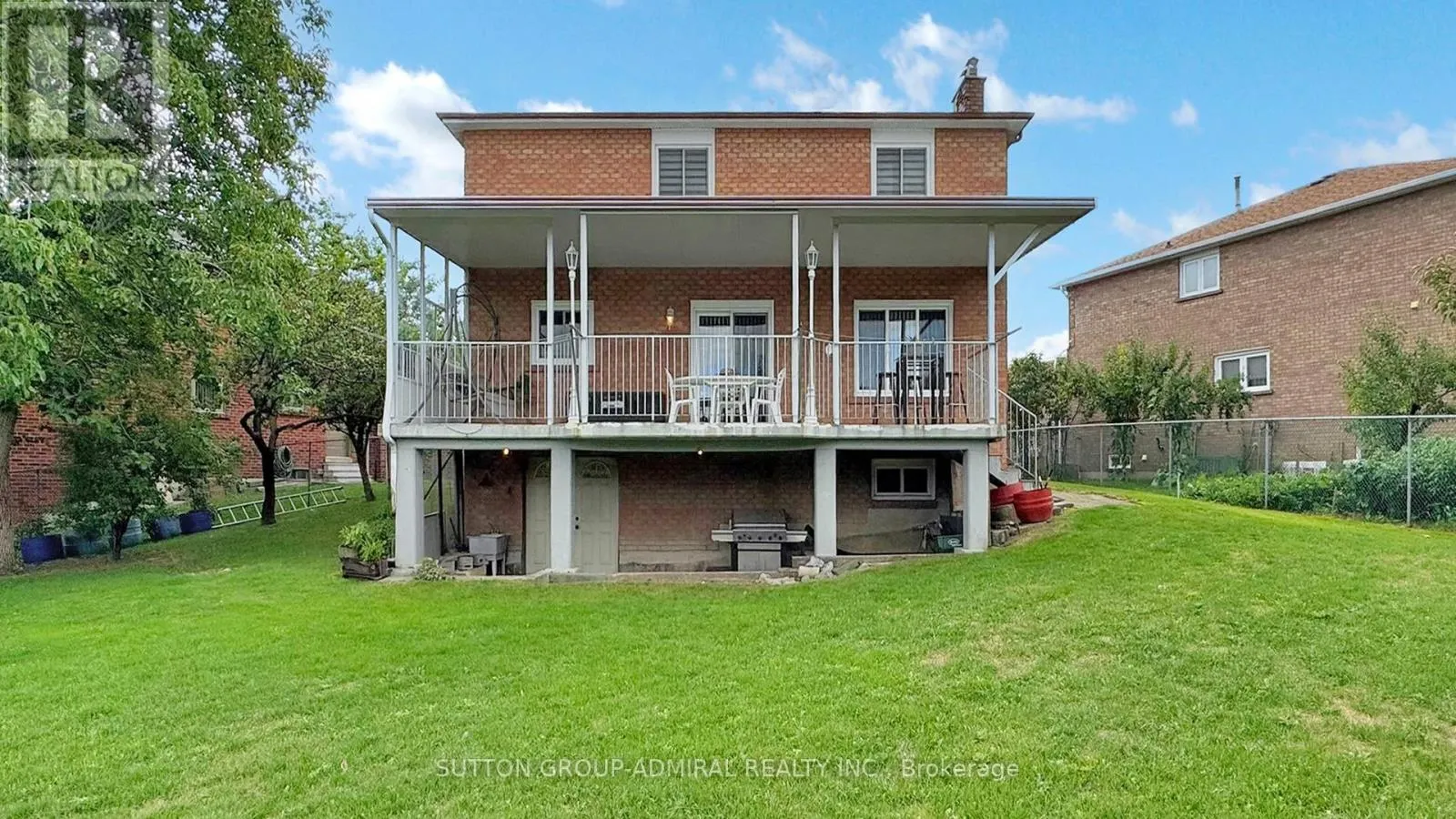 101 DUNSTAN CRESCENT
