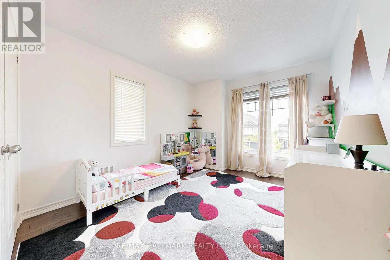 81 THATCHER CRESCENT