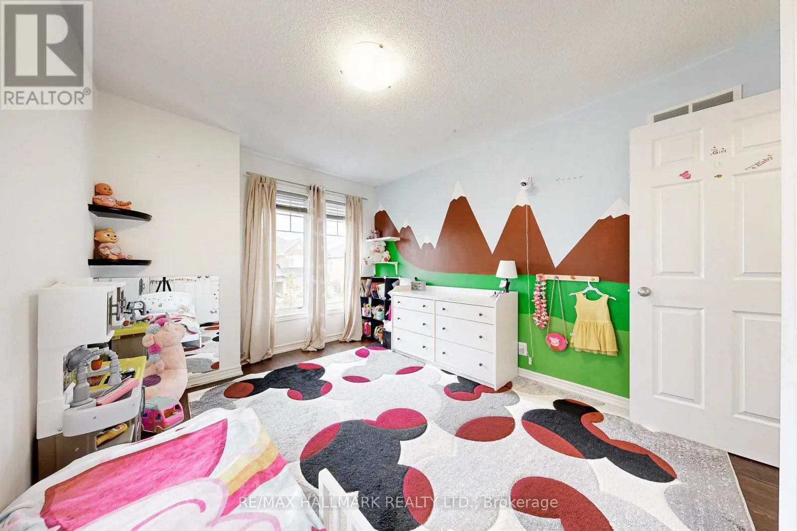 81 THATCHER CRESCENT