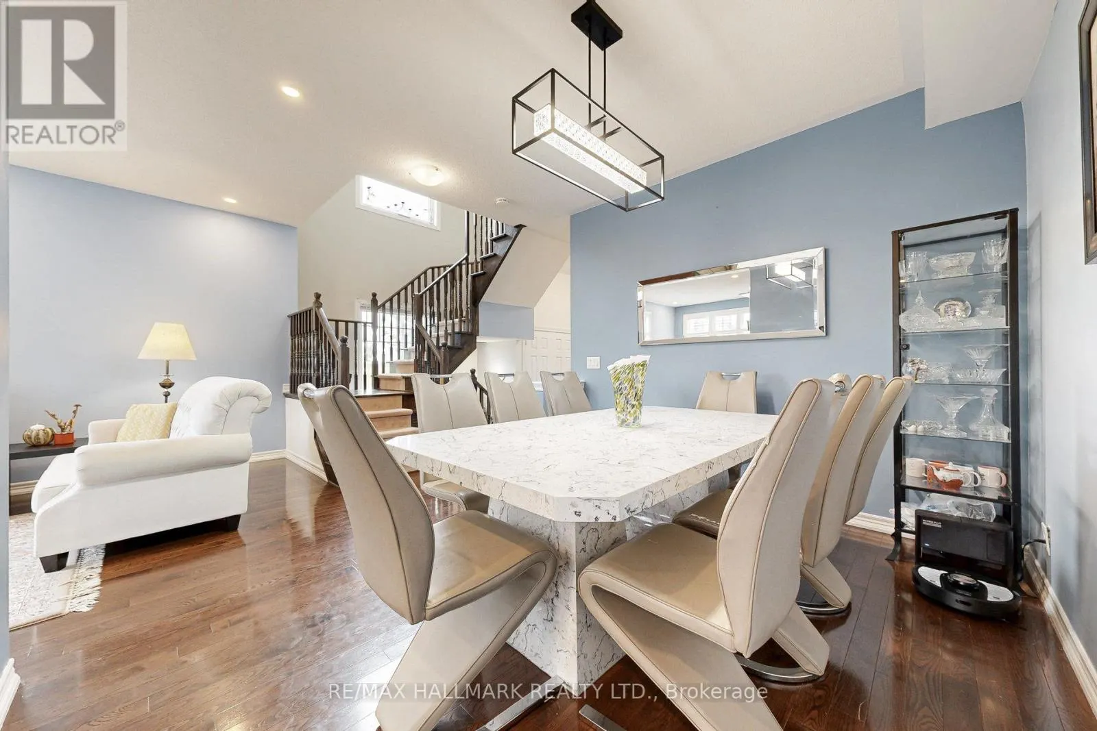 81 THATCHER CRESCENT