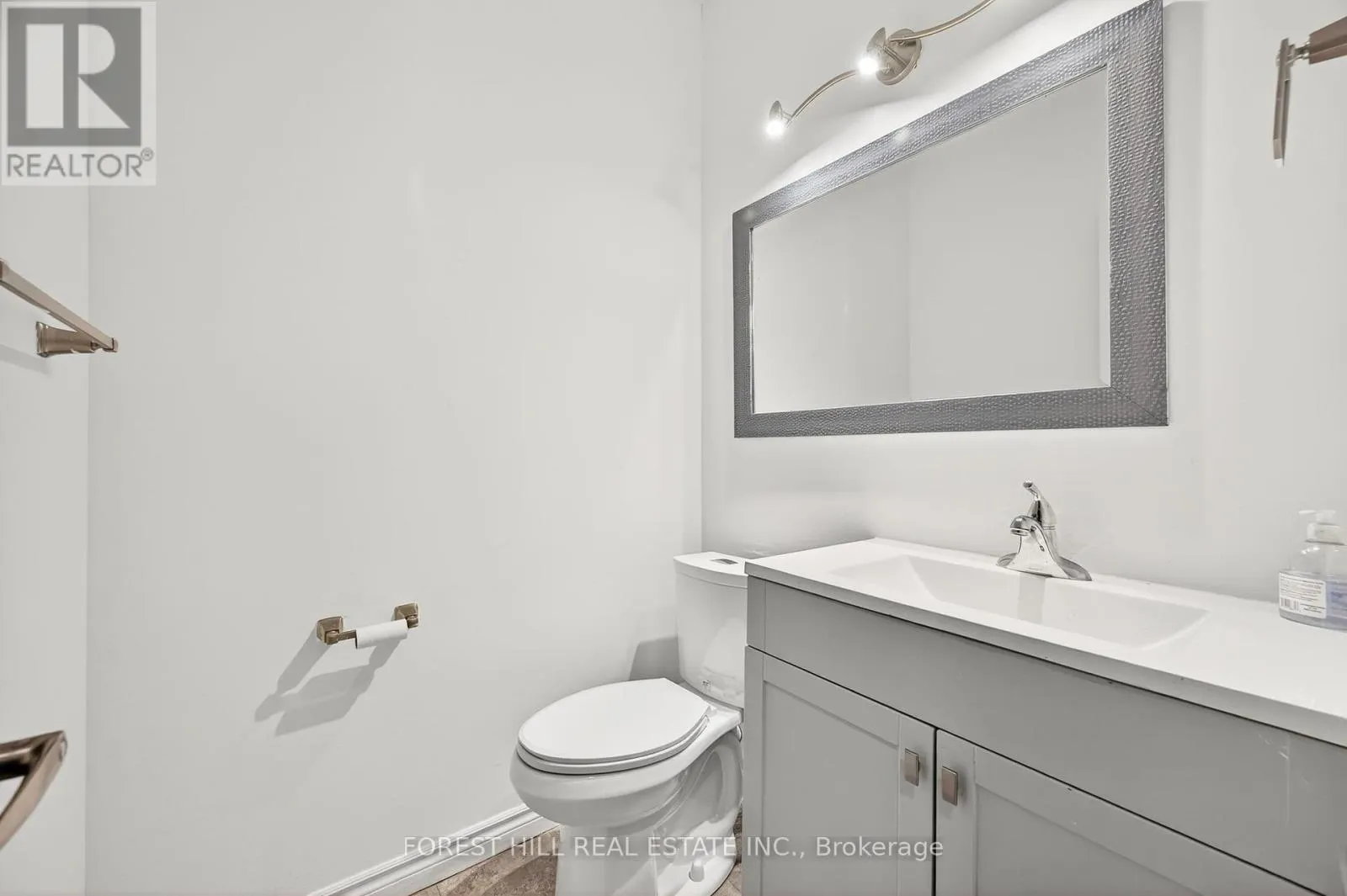 11 - 241 EDGELEY BOULEVARD