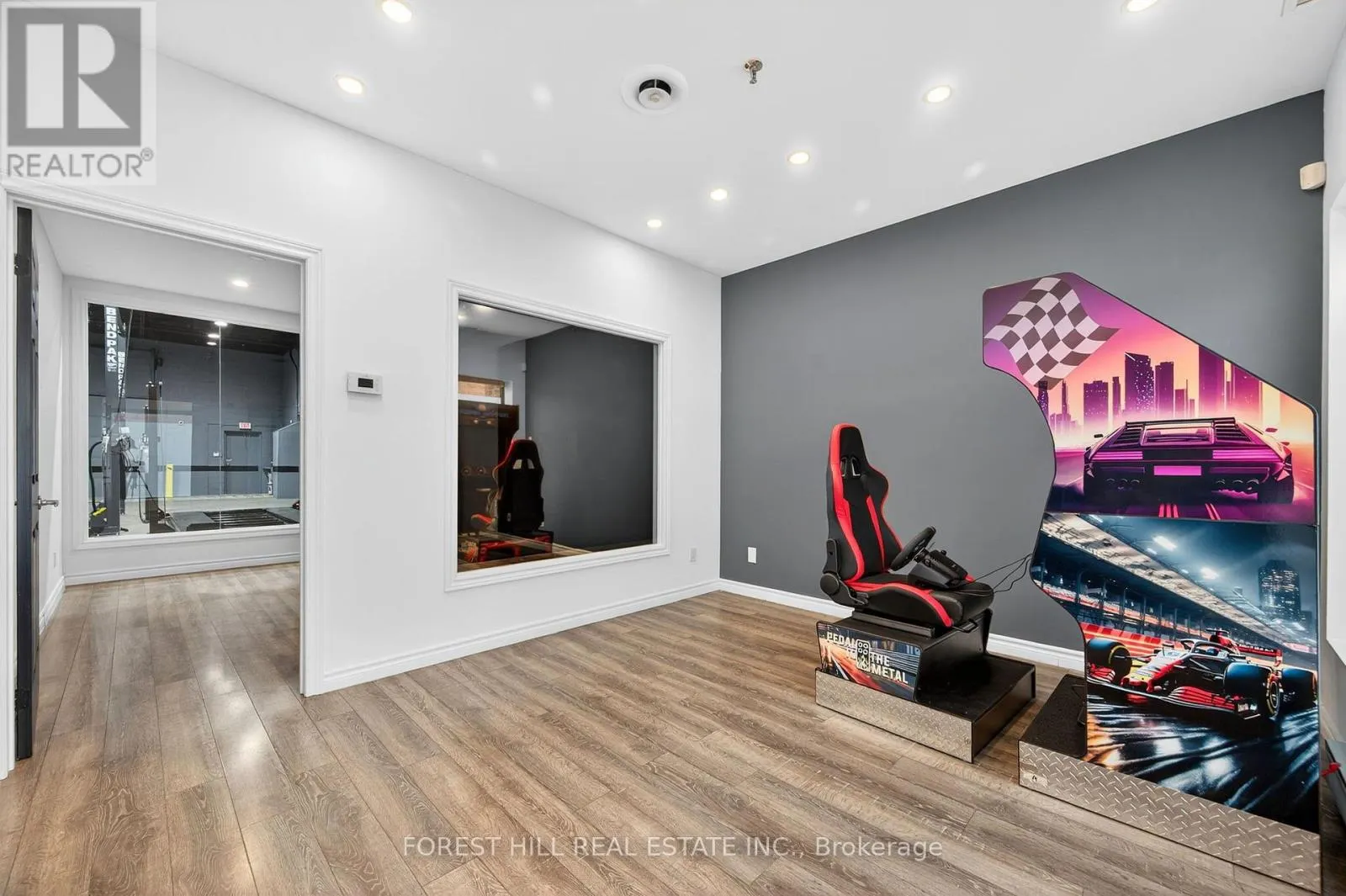 11 - 241 EDGELEY BOULEVARD