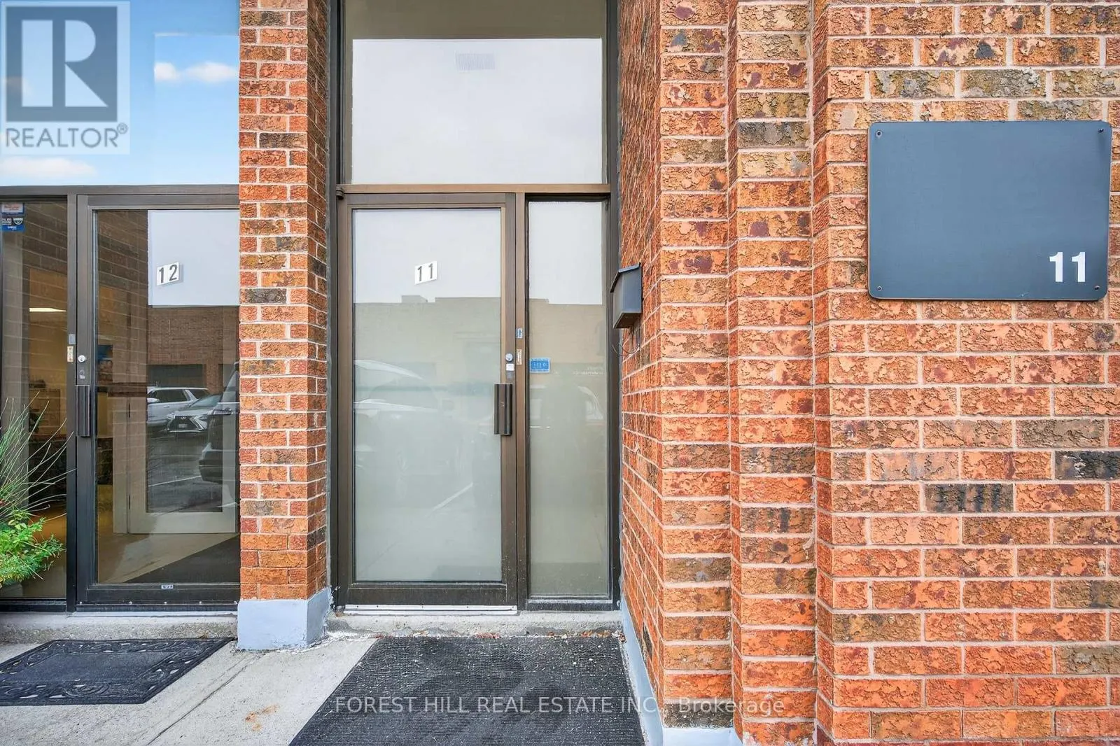 11 - 241 EDGELEY BOULEVARD