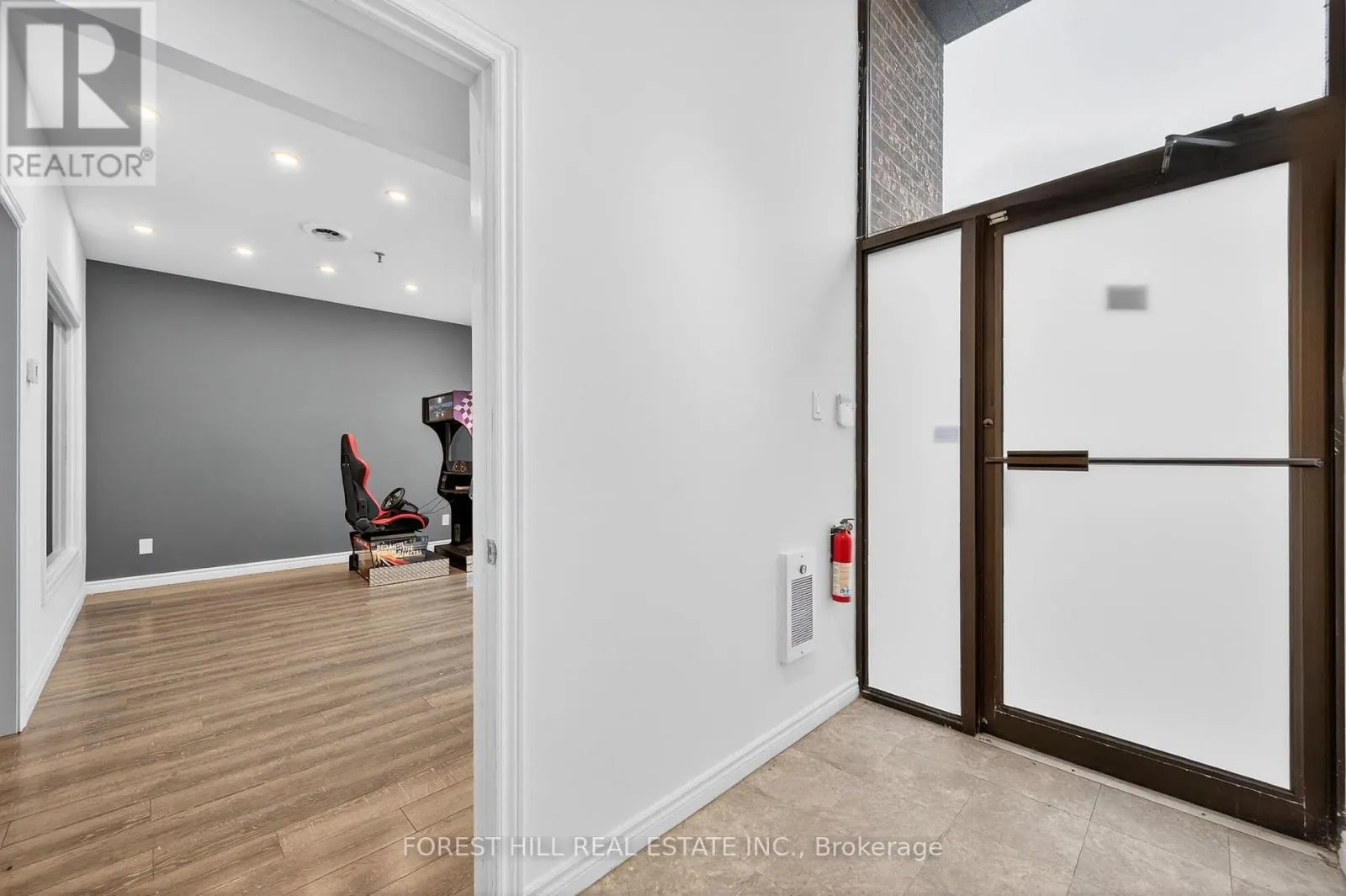 11 - 241 EDGELEY BOULEVARD