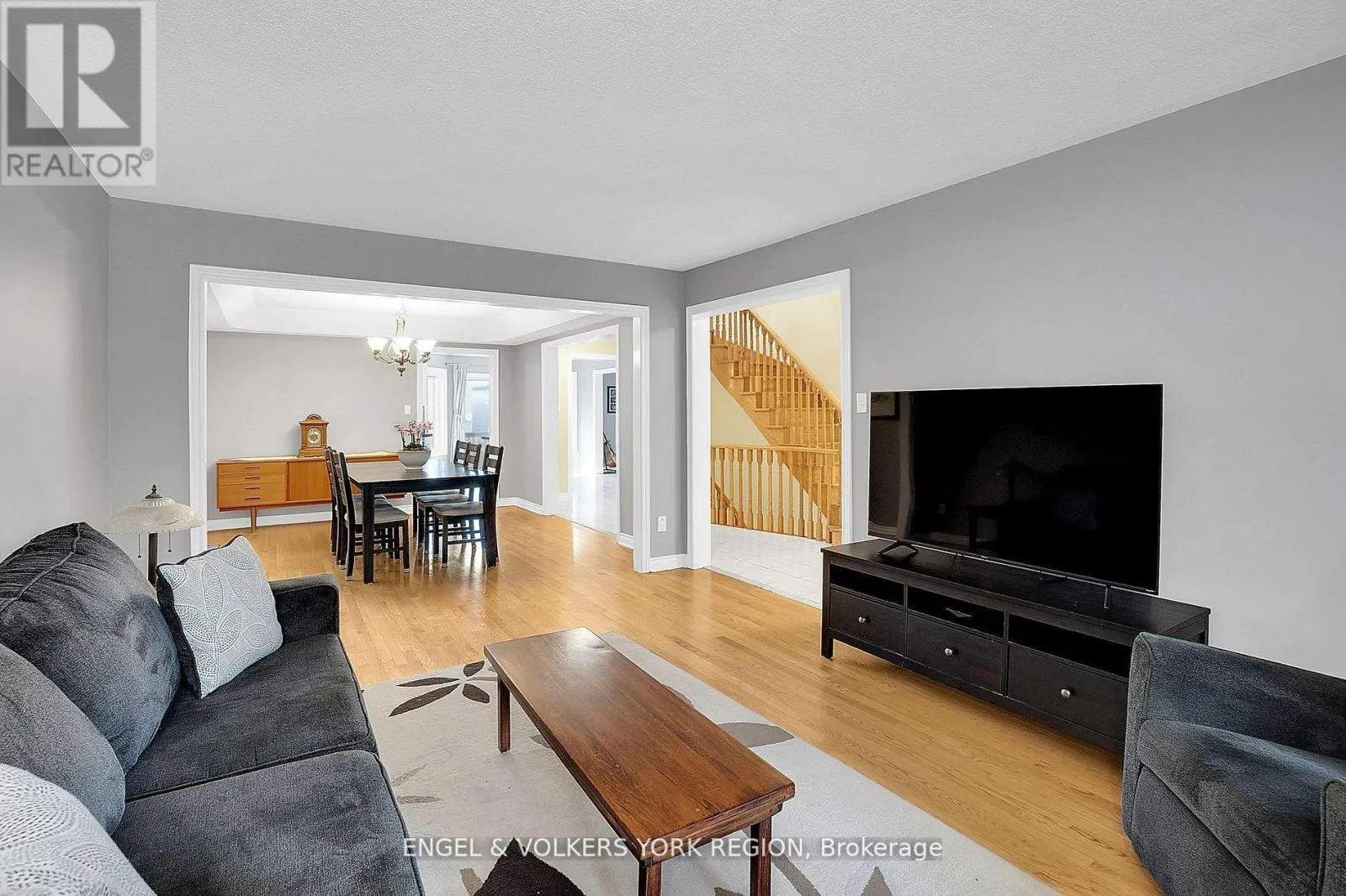 24 TIMBER VALLEY AVENUE