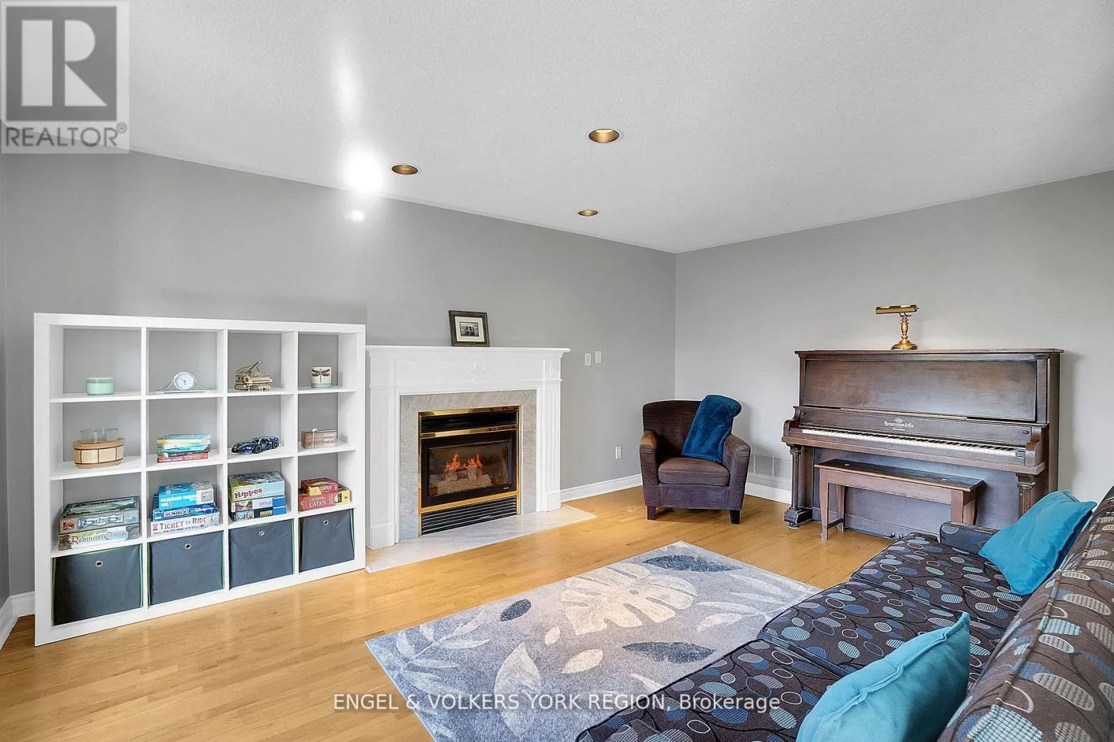 24 TIMBER VALLEY AVENUE
