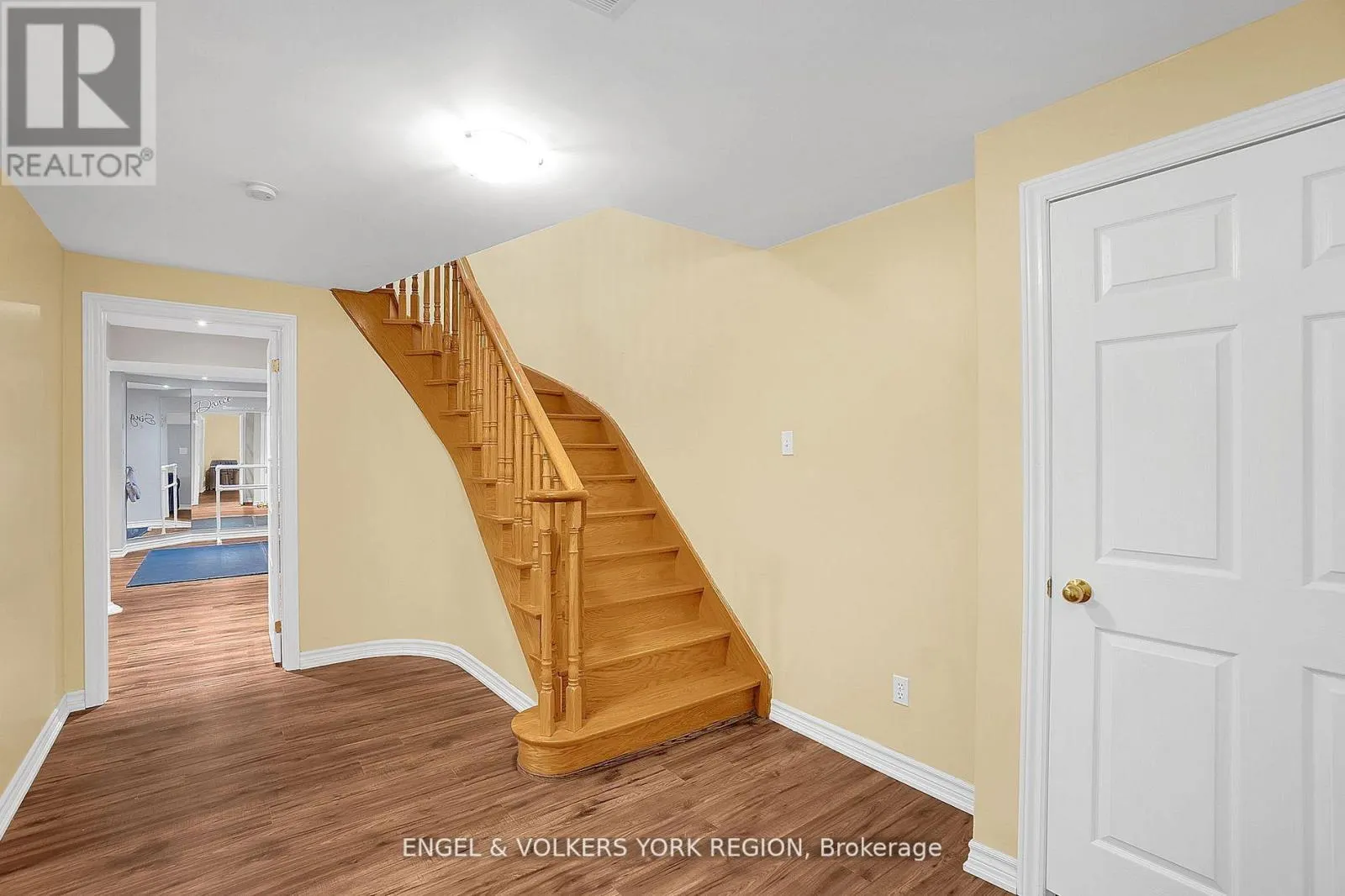 24 TIMBER VALLEY AVENUE