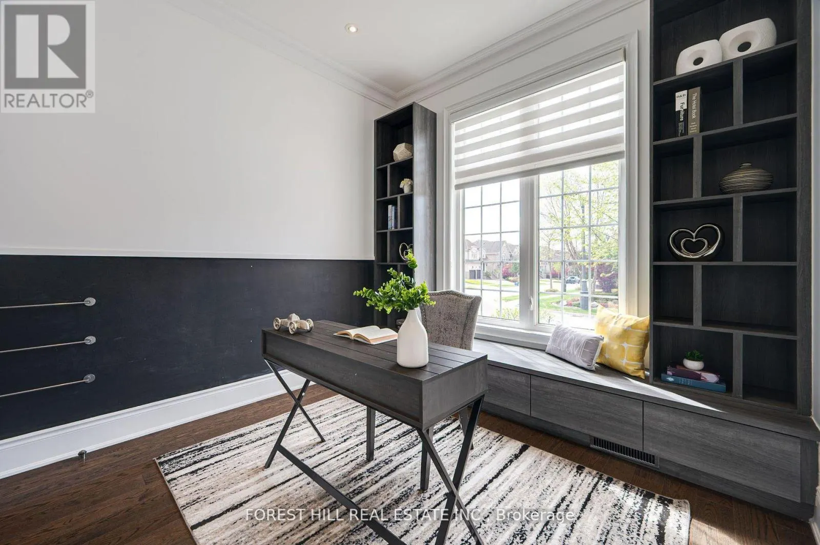 101 GLENHERON CRESCENT